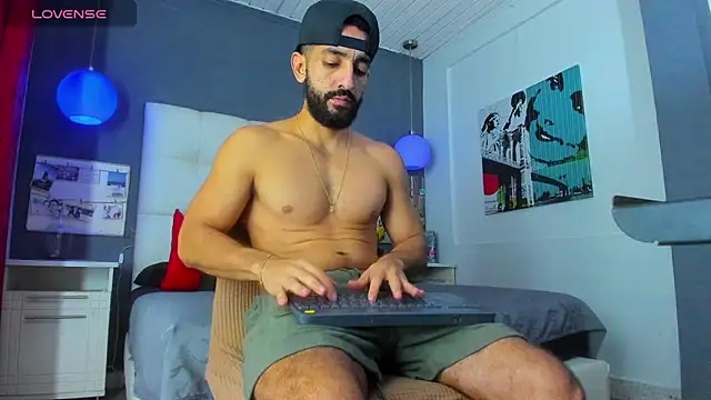 Snapshot of Yiyo10_ chatting on 02-15-26, 04:42 Yiyo10 online show from 02-15-26, 04:42