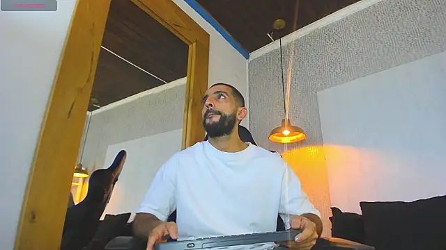 Snapshot of Yiyo10_ chatting on 03-16-26, 08:35 Yiyo10 online show from 03-16-26, 08:35