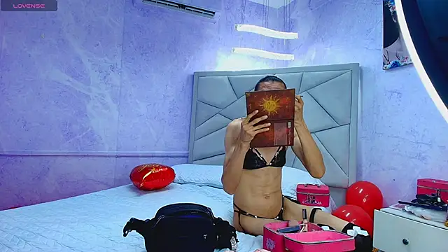 Snapshot of shantala_nastasiia chatting on 09-14-25, 01:10 shantala nastasiia online show from 09-14-25, 01:10