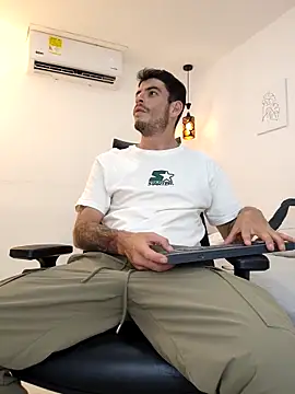 damian bull online show from 10-17-25, 07:16