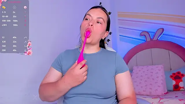 Ariah Walker  online show from 09-30-25, 01:43