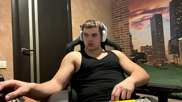 Snapshot of MusclePhantom chatting on 03-06-26, 09:44 MusclePhantom online show from 03-06-26, 09:44