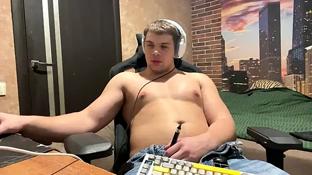 Snapshot of MusclePhantom chatting on 03-09-26, 09:19 MusclePhantom online show from 03-09-26, 09:19