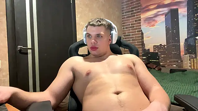 Snapshot of MusclePhantom chatting on 03-16-26, 10:14 MusclePhantom online show from 03-16-26, 10:14