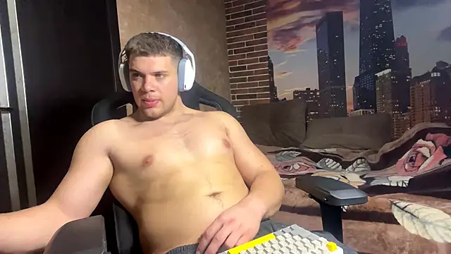 Snapshot of MusclePhantom chatting on 03-27-26, 09:25 MusclePhantom online show from 03-27-26, 09:25