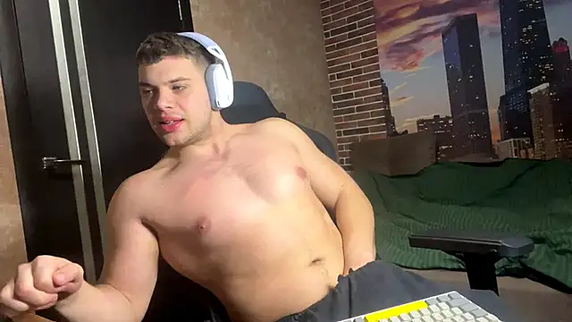 Snapshot of MusclePhantom chatting on 03-29-26, 09:15 MusclePhantom online show from 03-29-26, 09:15