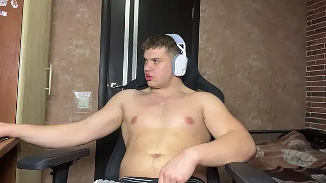 Snapshot of MusclePhantom chatting on 04-24-26, 09:17 MusclePhantom online show from 04-24-26, 09:17