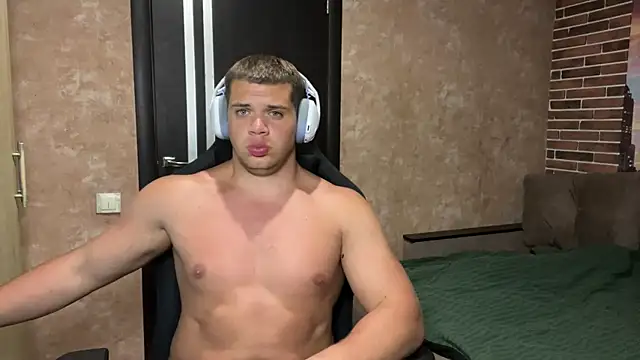 Snapshot of MusclePhantom chatting on 05-24-26, 09:09 MusclePhantom online show from 05-24-26, 09:09