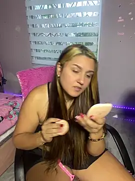 Snapshot of saraygomez_thequeensquirt chatting on 09-18-25, 10:12 saraygomez thequeensquirt online show from 09-18-25, 10:12
