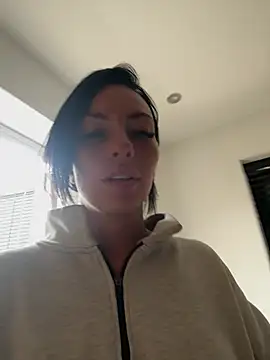 BELLABLACKXUK online show from 06-01-26, 10:17