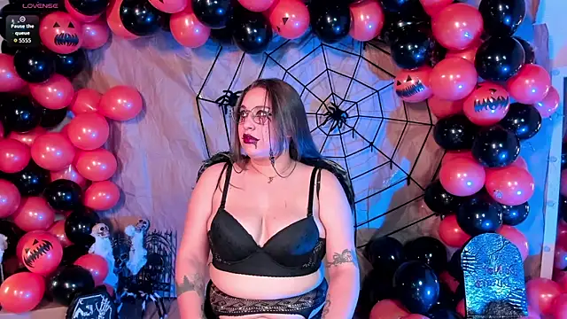 Laureen se online show from 10-22-25, 02:23