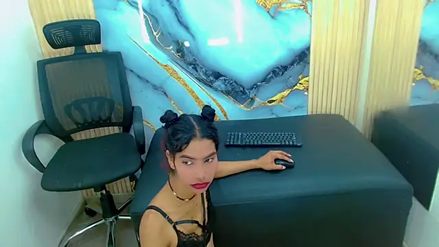 TifannyHott online show from 09-11-25, 07:58