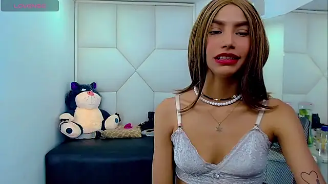 TifannyHott online show from 10-26-25, 08:15