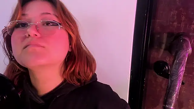 isa grey  online show from 09-28-25, 09:25