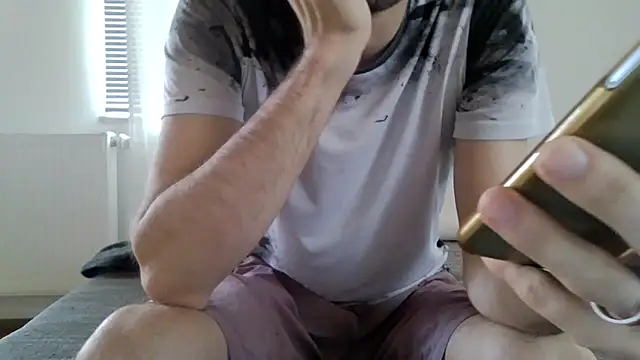 Snapshot of XLBarehengst chatting on 09-14-25, 01:21 XLBarehengst online show from 09-14-25, 01:21