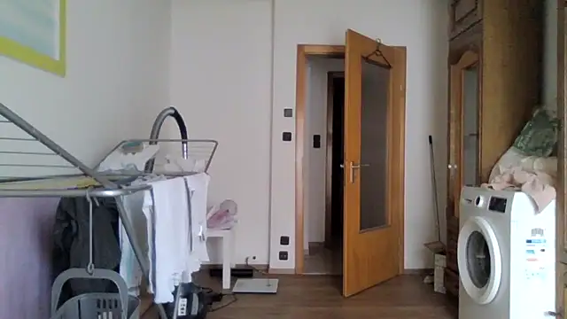 Snapshot of XLBarehengst chatting on 09-28-25, 10:20 XLBarehengst online show from 09-28-25, 10:20