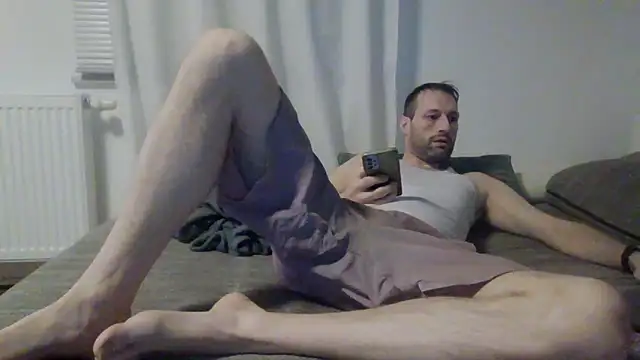 Snapshot of XLBarehengst chatting on 02-19-26, 05:53 XLBarehengst online show from 02-19-26, 05:53