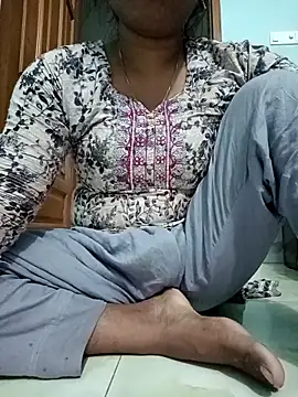 Snapshot of Rina-2 chatting on 10-22-25, 04:57 Rina-2 online show from 10-22-25, 04:57