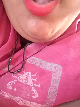 Snapshot of sexymotto chatting on 10-19-25, 10:38 sexymotto online show from 10-19-25, 10:38