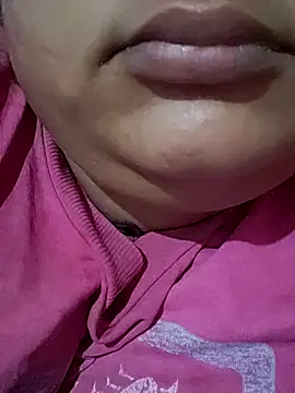 Snapshot of sexymotto chatting on 10-27-25, 02:15 sexymotto online show from 10-27-25, 02:15