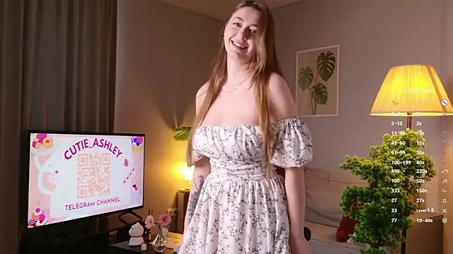 Snapshot of Luna_Foxy chatting on 10-07-25, 11:40 Luna Foxy online show from 10-07-25, 11:40