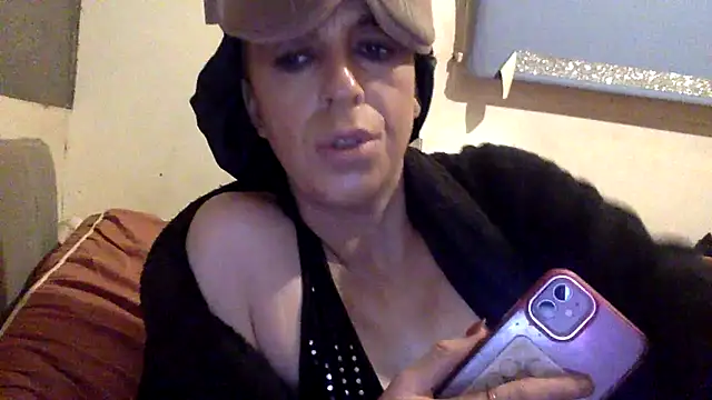 Bellababexox online show from 11-18-25, 06:01