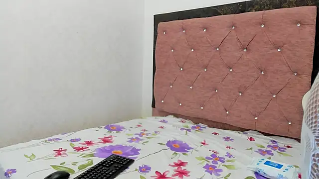AndreaSweet2 online show from 06-20-26, 03:26