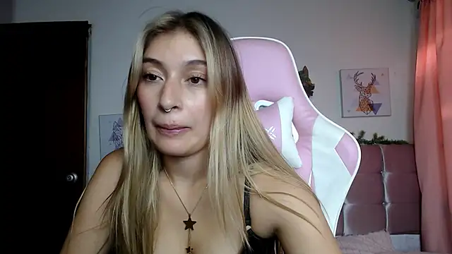 SophiaaLee online show from 03-04-26, 10:38