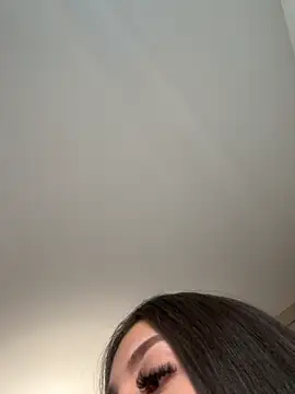 Snapshot of Mavii_ chatting on 10-11-25, 03:54 Mavii online show from 10-11-25, 03:54