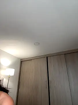 Snapshot of Mavii_ chatting on 10-16-25, 04:30 Mavii online show from 10-16-25, 04:30