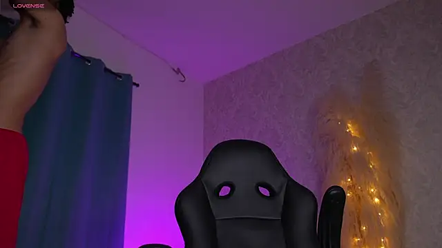 Snapshot of Afro_god_ chatting on 01-07-26, 04:37 Afro god online show from 01-07-26, 04:37