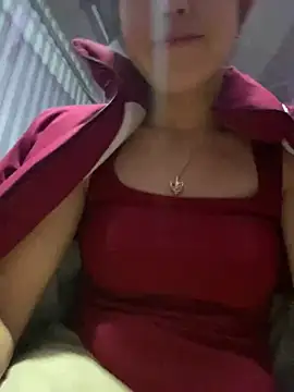 Snapshot of Huong-Ly chatting on 02-17-26, 02:52 Huong-Ly online show from 02-17-26, 02:52