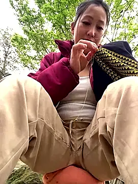 Snapshot of Huong-Ly chatting on 02-24-26, 01:47 Huong-Ly online show from 02-24-26, 01:47