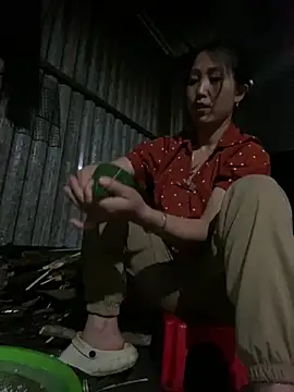 Snapshot of Huong-Ly chatting on 03-07-26, 09:50 Huong-Ly online show from 03-07-26, 09:50