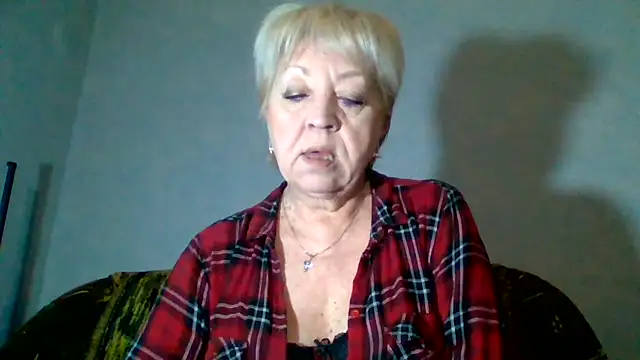 Snapshot of DianaQDream chatting on 04-07-26, 02:56 DianaQDream online show from 04-07-26, 02:56