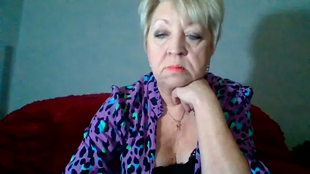 Snapshot of DianaQDream chatting on 05-14-26, 07:04 DianaQDream online show from 05-14-26, 07:04