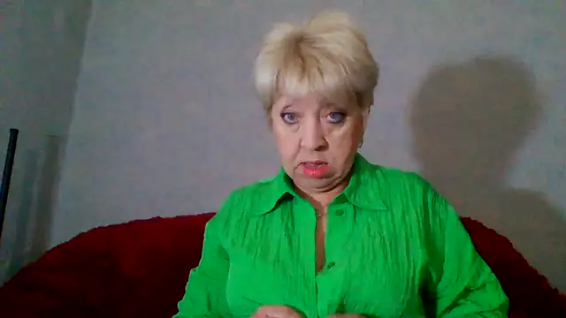 Snapshot of DianaQDream chatting on 05-15-26, 05:58 DianaQDream online show from 05-15-26, 05:58