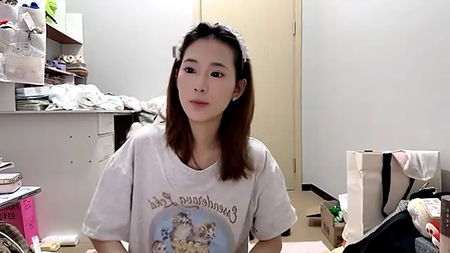 Snapshot of Ann-cookie chatting on 03-25-26, 04:02 Ann-cookie online show from 03-25-26, 04:02