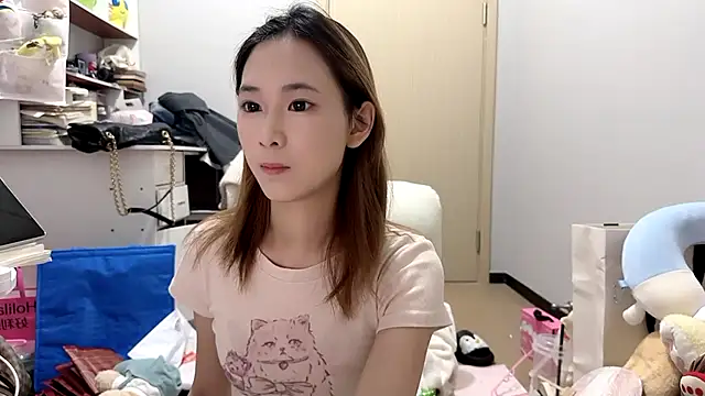 Snapshot of Ann-cookie chatting on 05-08-26, 04:34 Ann-cookie online show from 05-08-26, 04:34