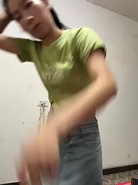 crhong666 online show from 09-08-25, 11:26