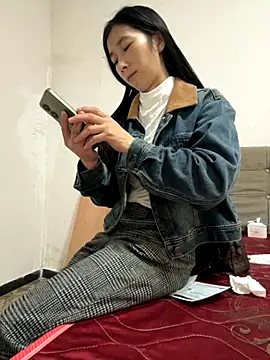 crhong666 online show from 10-21-25, 12:33