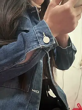 crhong666 online show from 03-11-26, 12:27