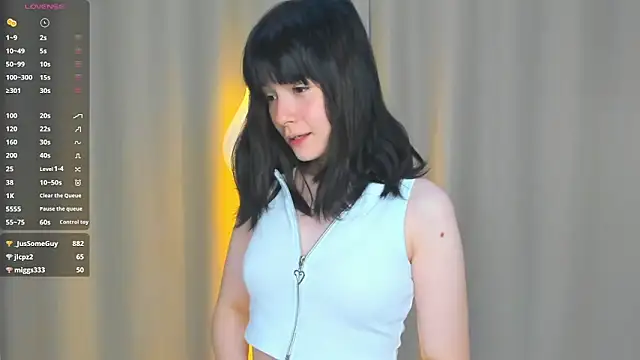 Honeey Beee online show from 09-24-25, 07:17