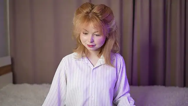 Stella Vanila online show from 10-04-25, 11:14