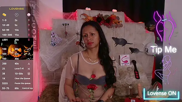 Snapshot of Catherine_mature45 chatting on 10-18-25, 06:41 Catherine mature45 online show from 10-18-25, 06:41