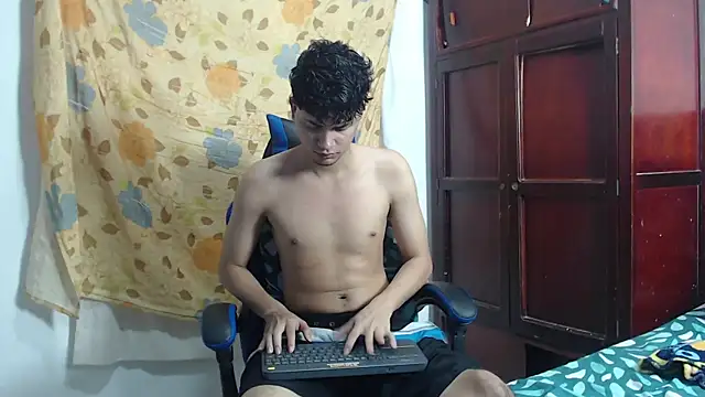 alice julls online show from 06-24-26, 05:12