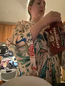 Missmissymee online show from 10-04-25, 06:28