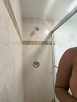 LuckyKhloe online show from 05-08-26, 02:44