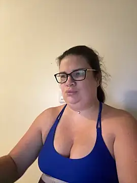 Snapshot of Blue_Chanterelle chatting on 09-18-25, 07:38 Blue Chanterelle online show from 09-18-25, 07:38