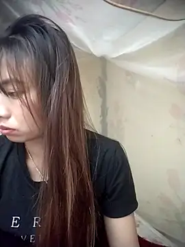 Snapshot of Dung-Thao19 chatting on 11-14-25, 09:13 Dung-Thao19 online show from 11-14-25, 09:13